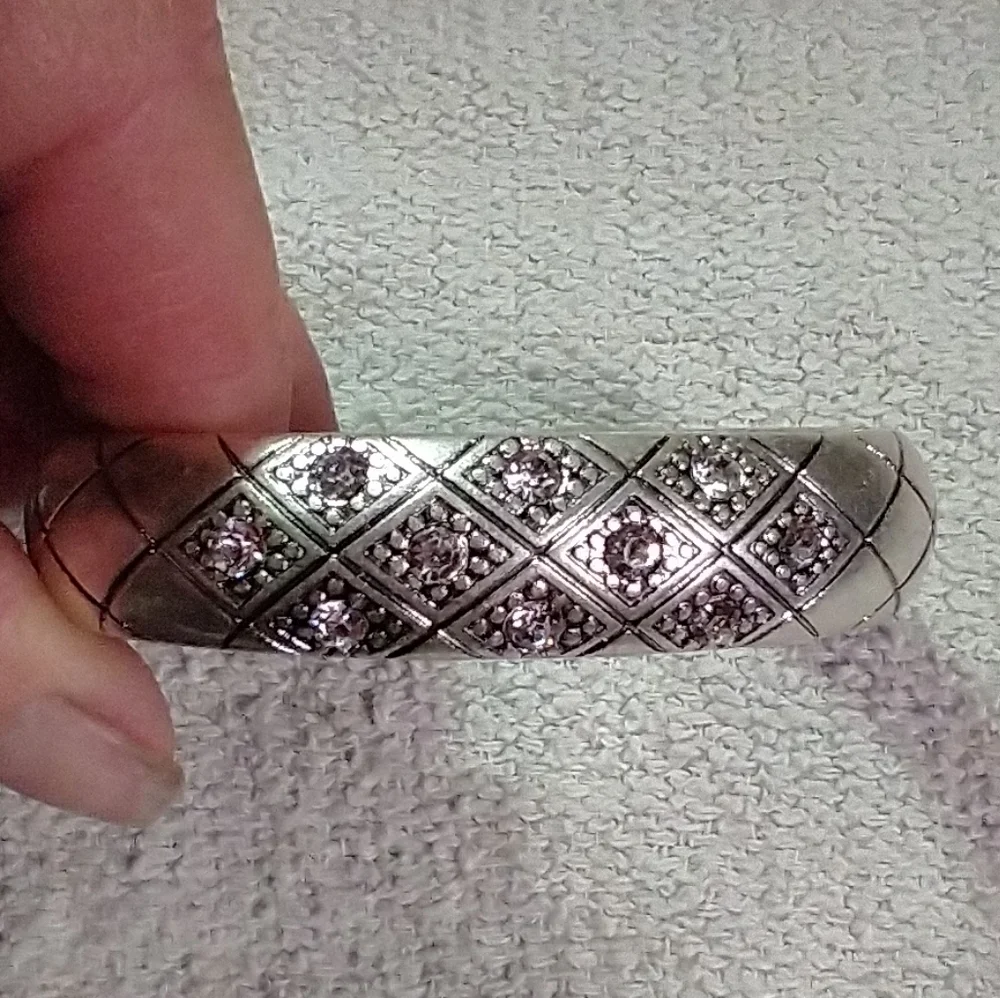 Silvertone crystal 🔮 hinged bracelet premier designs